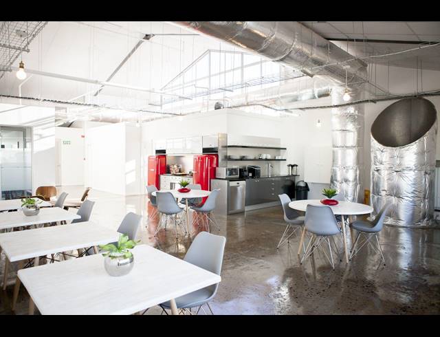 4,798M² WAREHOUSE FOR SALE IN PAARDEN EILAND